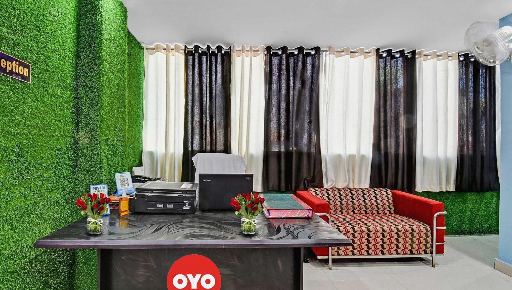 Danapur Hotel O Lotus Inn מראה חיצוני תמונה