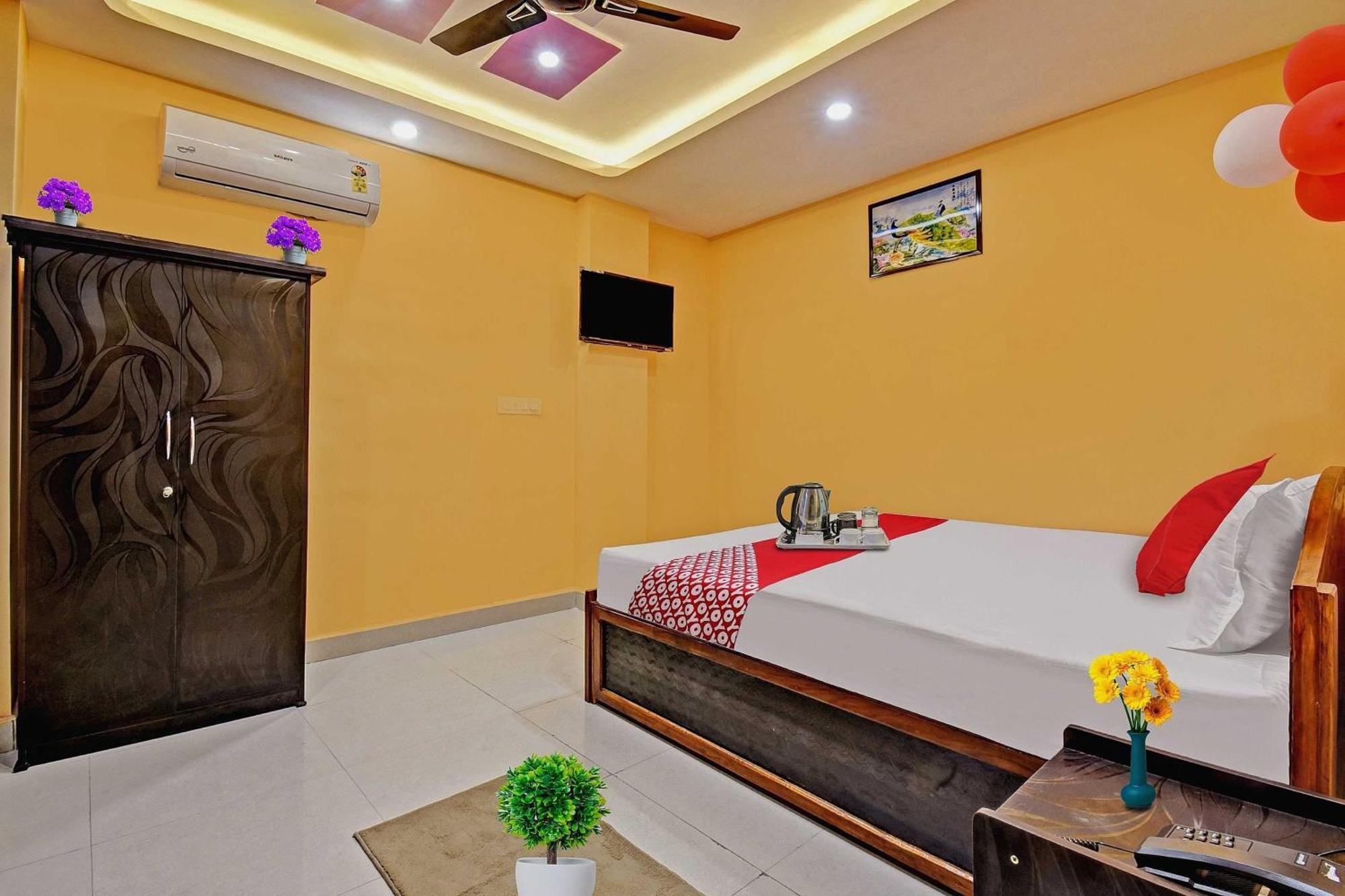 Danapur Hotel O Lotus Inn מראה חיצוני תמונה