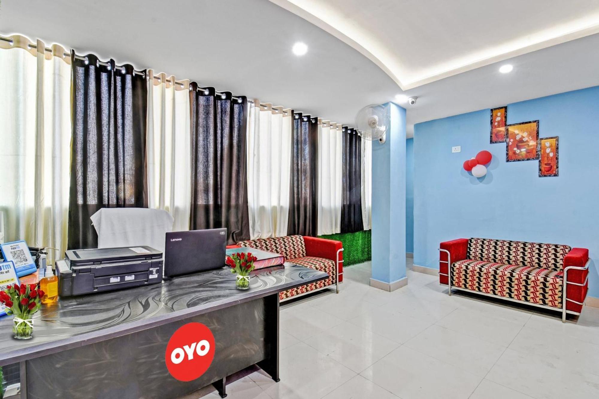 Danapur Hotel O Lotus Inn מראה חיצוני תמונה